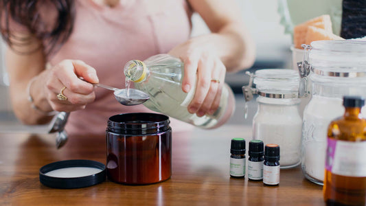 Natural cleaning with essential oils: 5 reasons to make the switch!