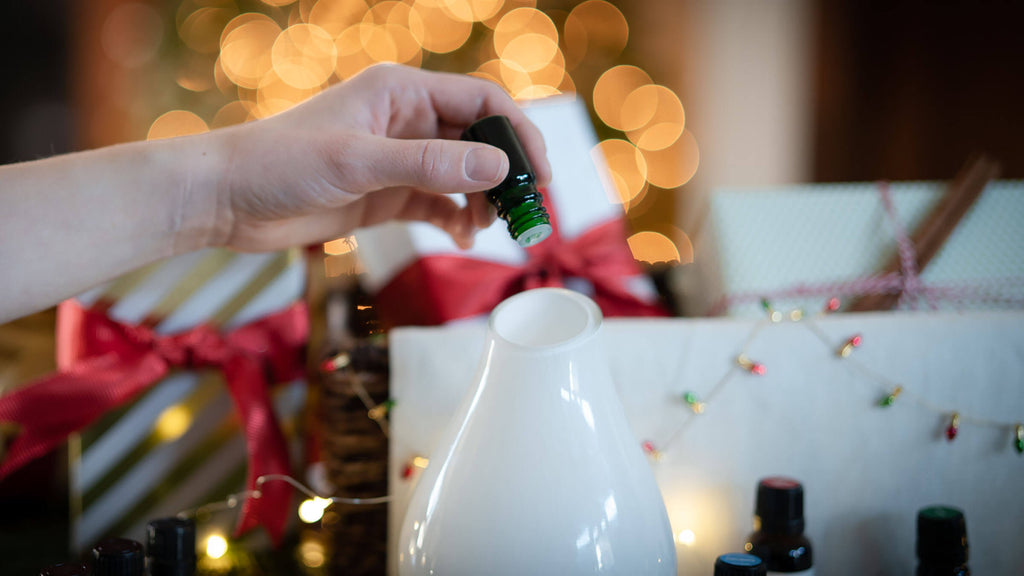 24 Holiday Essential Oil Favorites
